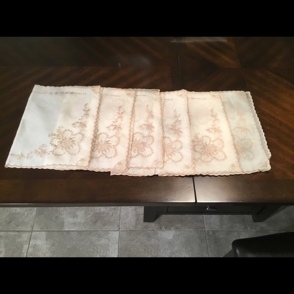 VINTAGE LUXURY SILK TABLECLOTH SETS FOR 6 - Picture 9 of 15